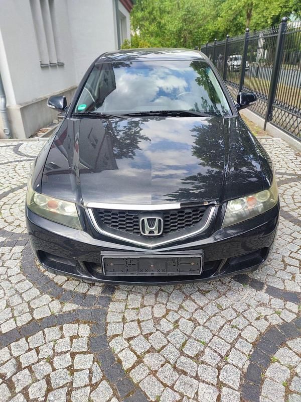 Schwarz Gebraucht 2004 Honda Accord Kombi | 990 € (Guter Preis) - Bild 1/4