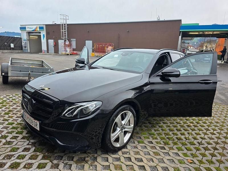 Schwarz Gebraucht 2019 Mercedes E400 Kombi | 21.990 € (Superpreis) - Bild 1/4