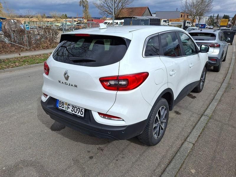 Gebraucht Renault Kadjar Zen 140 PS (102 kW) 2022 Weiß SUV