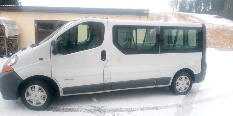 Gebraucht Renault Trafic 101 PS (74 kW) 2005 Weiß Van / Kleinbus