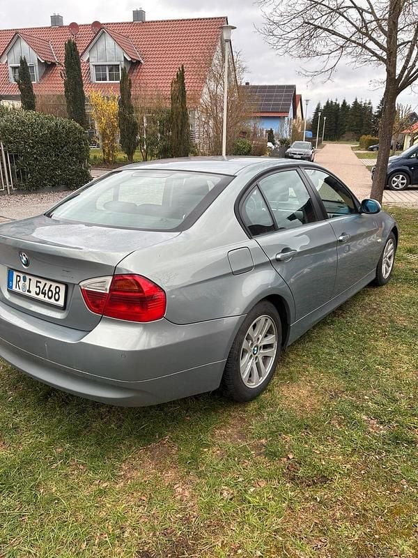 Gebraucht BMW 318 143 PS (105 kW) 2007 Silber Limousine
