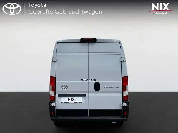 Gebraucht Toyota Proace 140 PS (102 kW) 2024 Icy white Van / Kleinbus