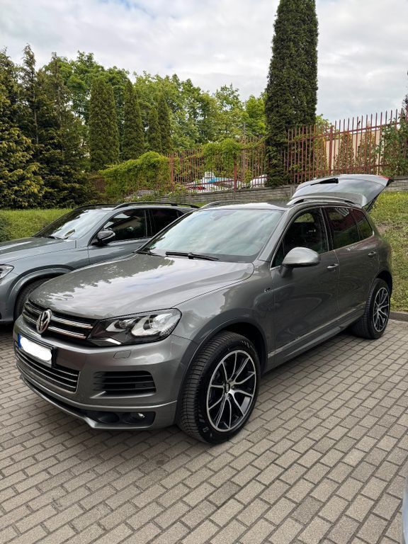 Grau Gebraucht 2014 VW Touareg R-line SUV | 23.900 € (Teuer) - Bild 1/4