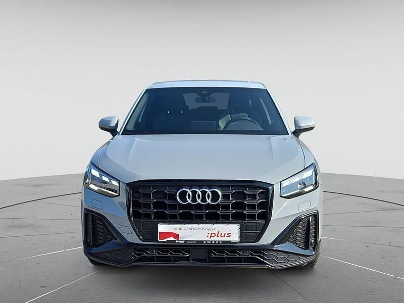 Gebraucht Audi Q2 Ambiente 150 PS (110 kW) 2021 Pfeilgrau perleffekt SUV