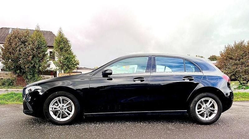 Gebraucht Mercedes A200 163 PS (119 kW) 2019 Schwarz Limousine