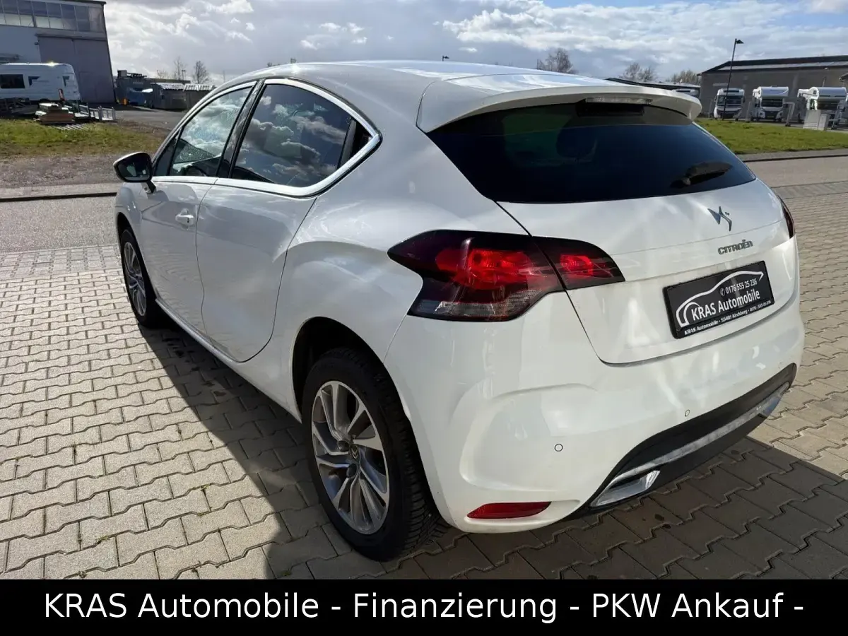 Gebraucht Citroën DS4 So Chic 120 PS (88 kW) 2012 Weiß Kleinwagen