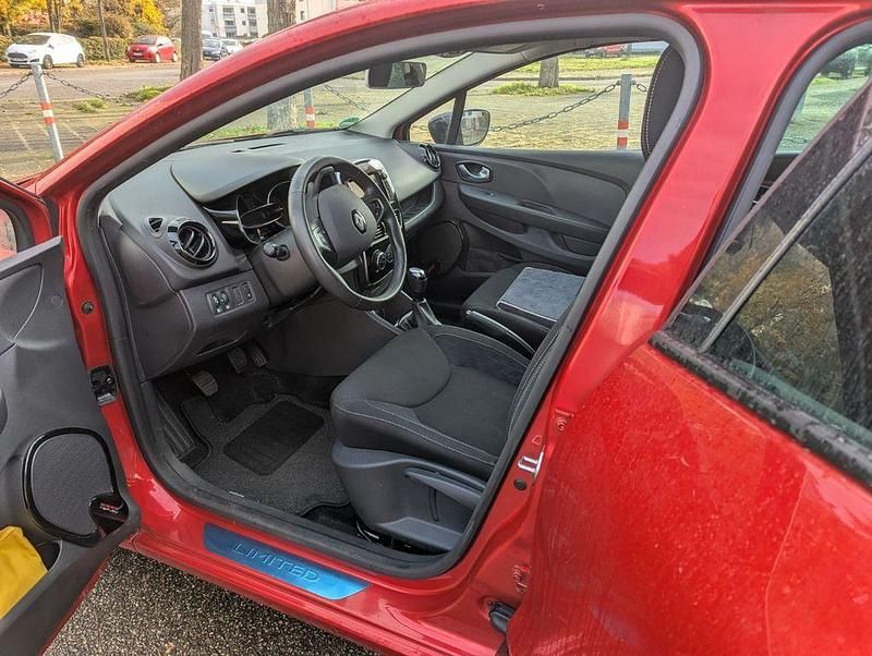 Gebraucht Renault Clio IV LIMITED 90 PS (66 kW) 2019 Rot Limousine