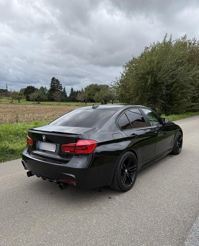 Gebraucht BMW 340 M Performance 326 PS (239 kW) 2017 Schwarz Limousine