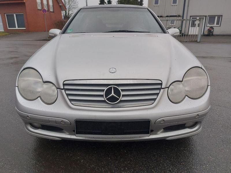 Gebraucht Mercedes C180 129 PS (94 kW) 2002 Grau Coupé