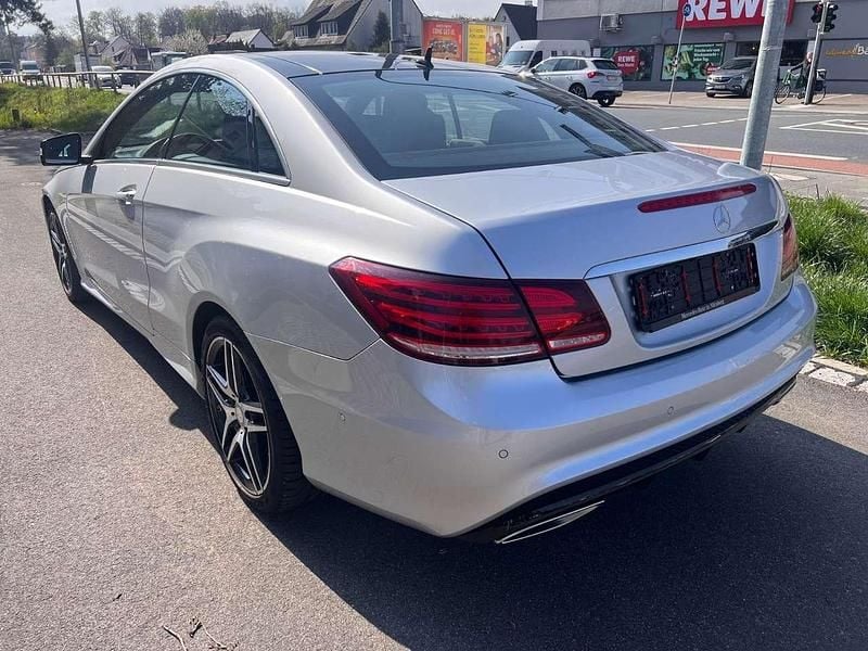 Gebraucht Mercedes E220 AMG line 170 PS (125 kW) 2017 Iridiumsilber Coupé