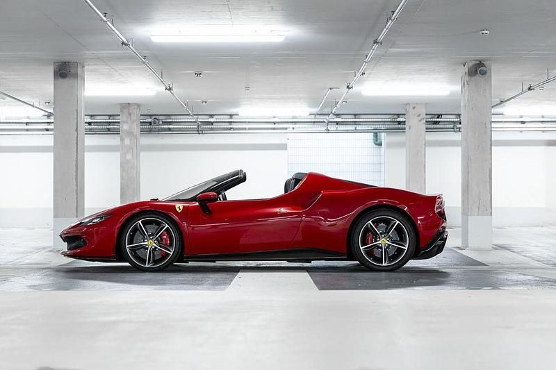 Second-hand Ferrari 296 829 CP (609 kW) 2023 Roșu Cabrio