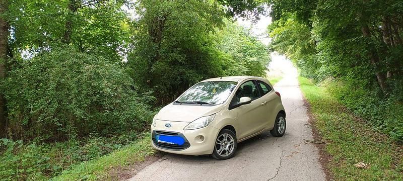 Grün Gebraucht 2010 Ford Ka Titanium Kleinwagen | 1.600 € (Superpreis) - Bild 1/4