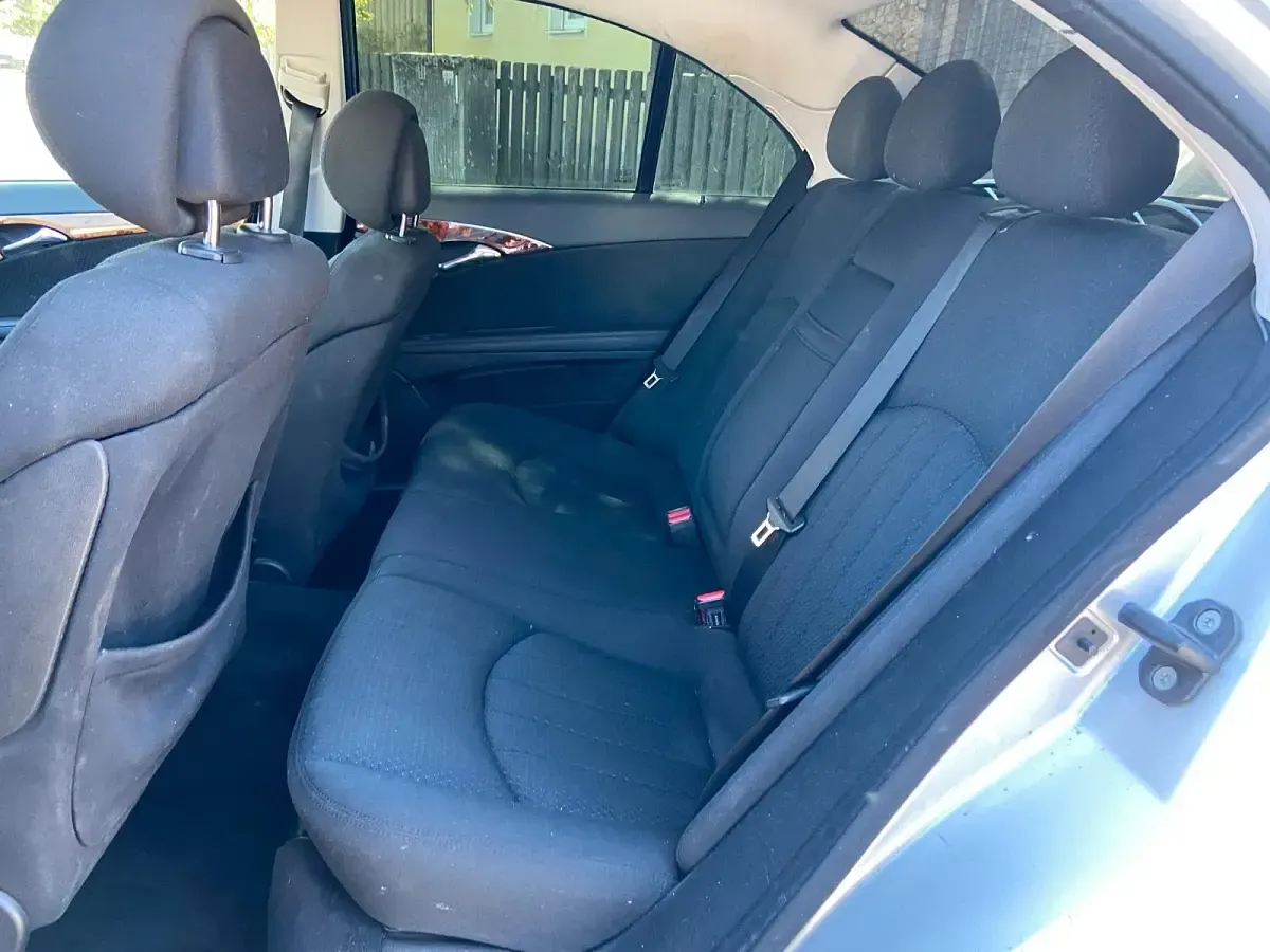 Gebraucht Mercedes E320 231 PS (169 kW) 2007 Silber Limousine