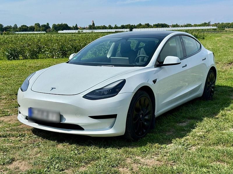 Gebraucht Tesla Model 3 Standard Range Plus 239 kW (325 PS) 2021 Weiß Limousine