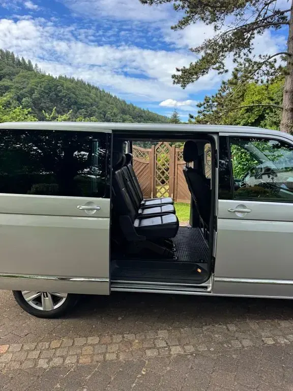 Gebraucht VW Caravelle Highline 199 PS (146 kW) 2019 Silber Van