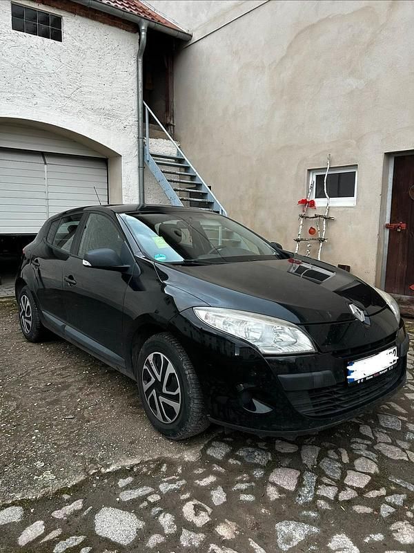Gebraucht Renault Mégane 100 PS (73 kW) 2011 Schwarz Kleinwagen