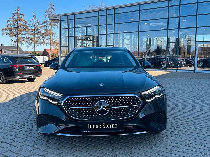 Gebraucht Mercedes E300 Advanced Plus 313 PS (230 kW) 2025 Metalliclack graphitgrau Kombi