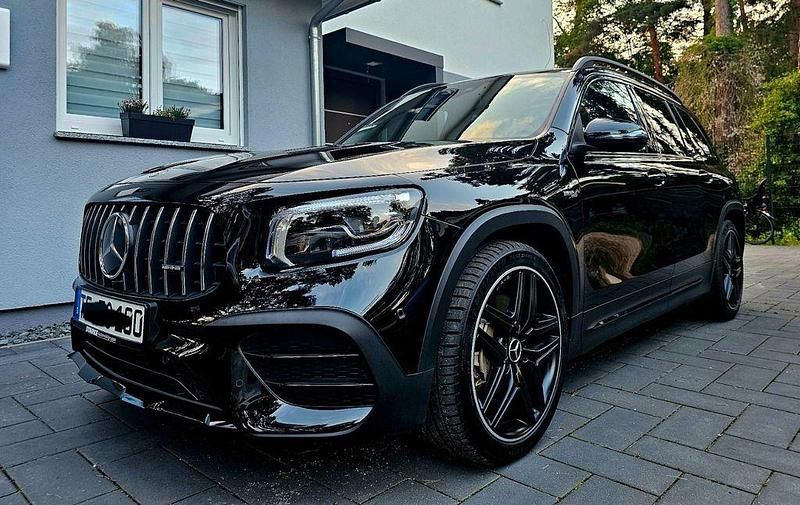 Schwarz Gebraucht 2021 Mercedes GLB35 AMG SUV | 44.900 € (Fairer Preis) - Bild 1/4