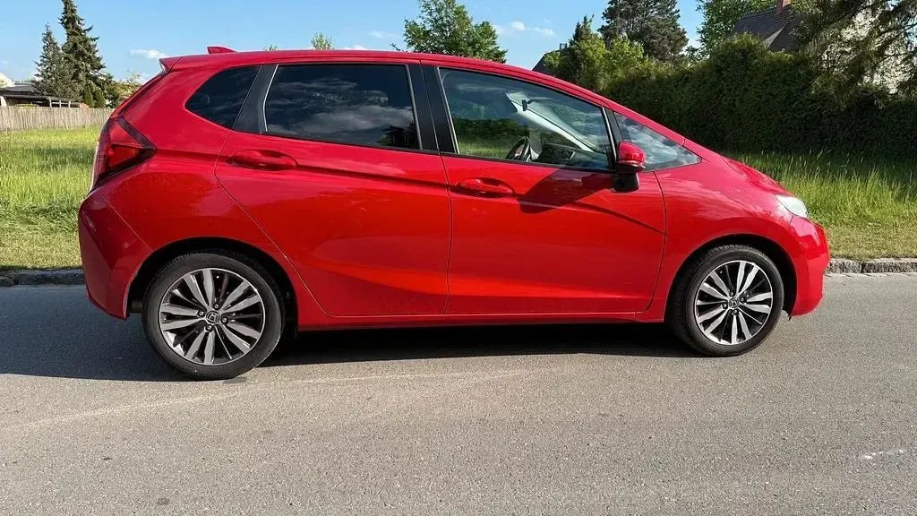 Gebraucht Honda Jazz Elegance 102 PS (75 kW) 2016 Rot Kleinwagen