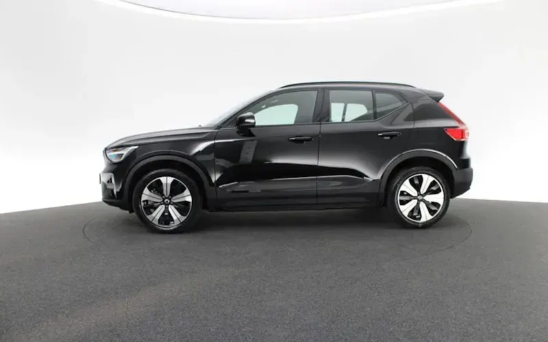 Gebraucht Volvo EX40 Core 175 kW (238 PS) 2023 Schwarz SUV