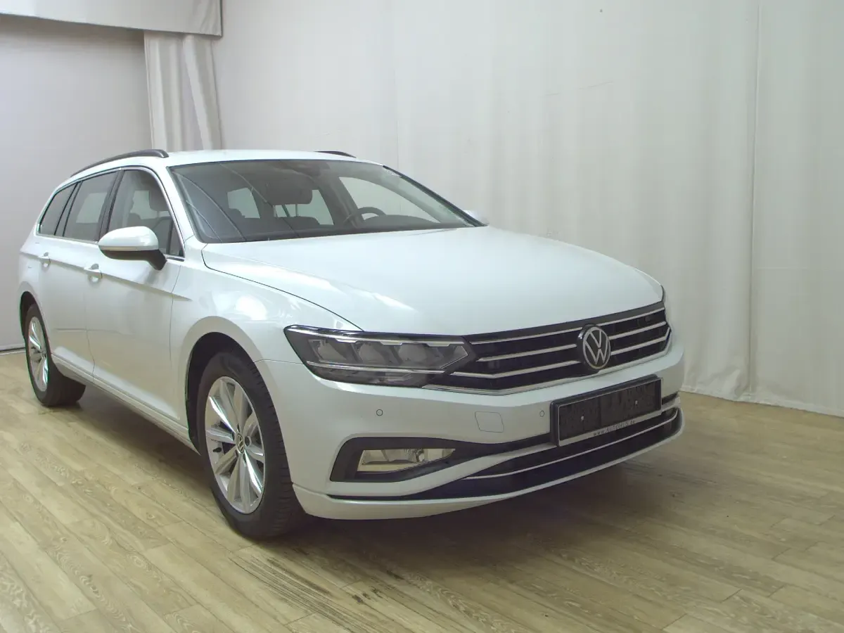 Gebraucht VW Passat Business 150 PS (110 kW) 2022 Weiss Kombi