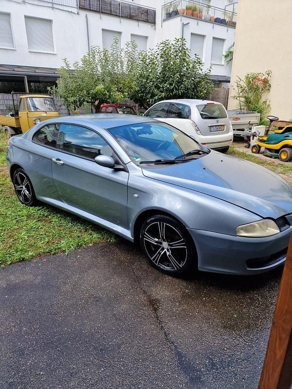 Blau Gebraucht 2004 Alfa Romeo GT Distinctive Coupé | 2.333 € (Superpreis) - Bild 1/4