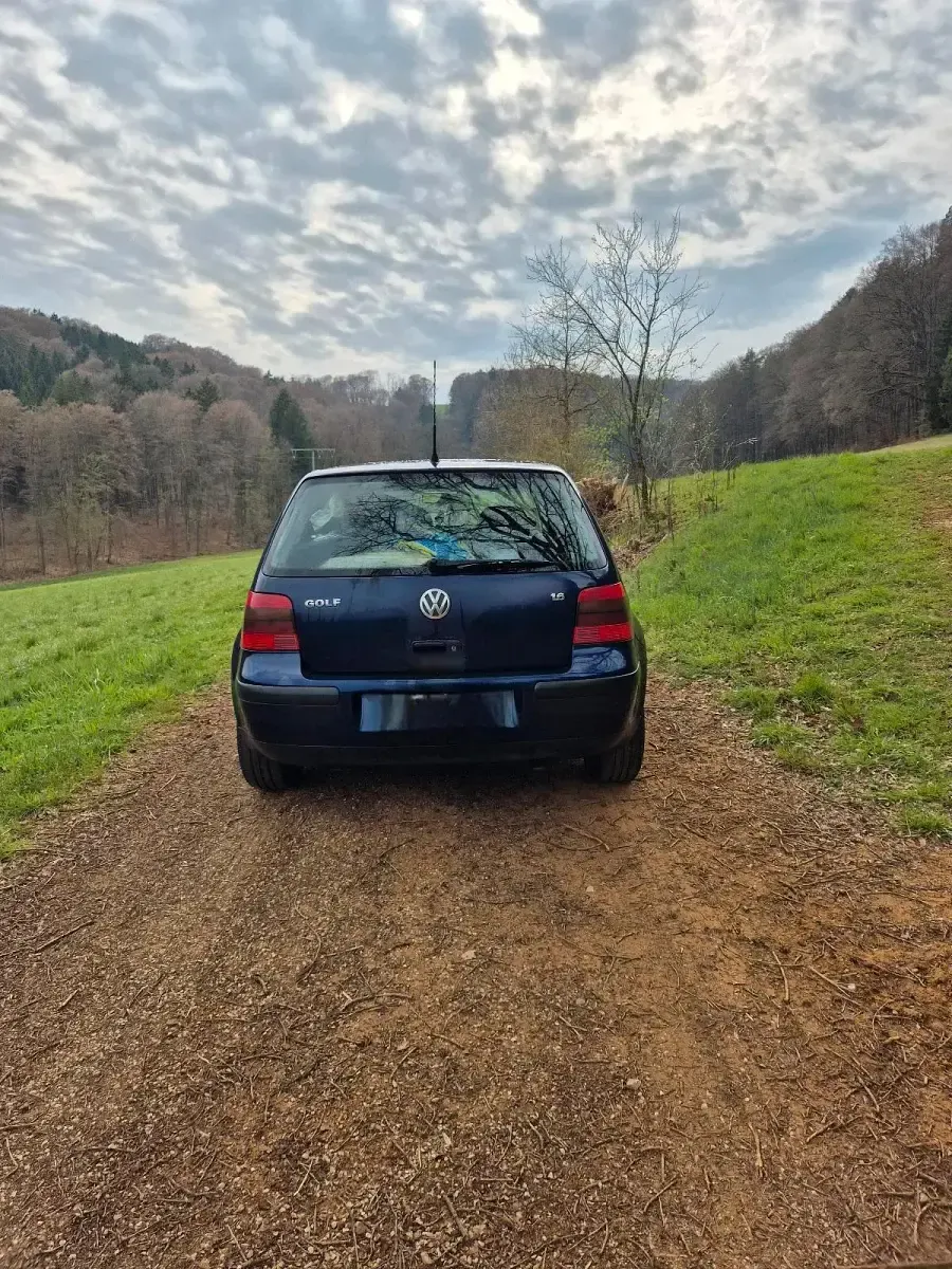 Gebraucht VW Golf IV 105 PS (77 kW) 2001 Blau Limousine