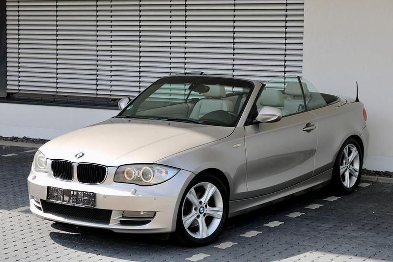 Silber Gebraucht 2010 BMW 120 Cabriolet Advantage Cabrio | 8.900 € (Fairer Preis) - Bild 1/4