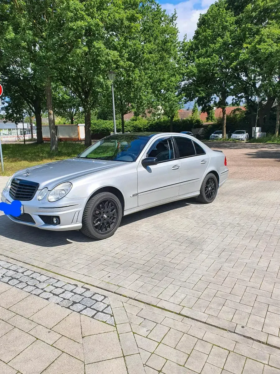 Gebraucht Mercedes E240 177 PS (130 kW) 2002 Silber Limousine