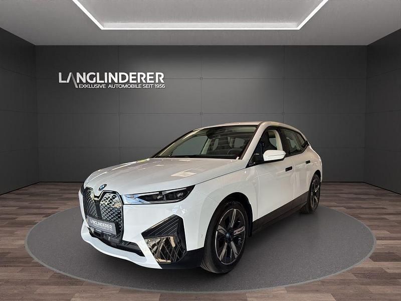 Alpinweiss iii Gebraucht 2025 BMW iX Sport Line SUV | 74.900 € (Fairer Preis) - Bild 1/3