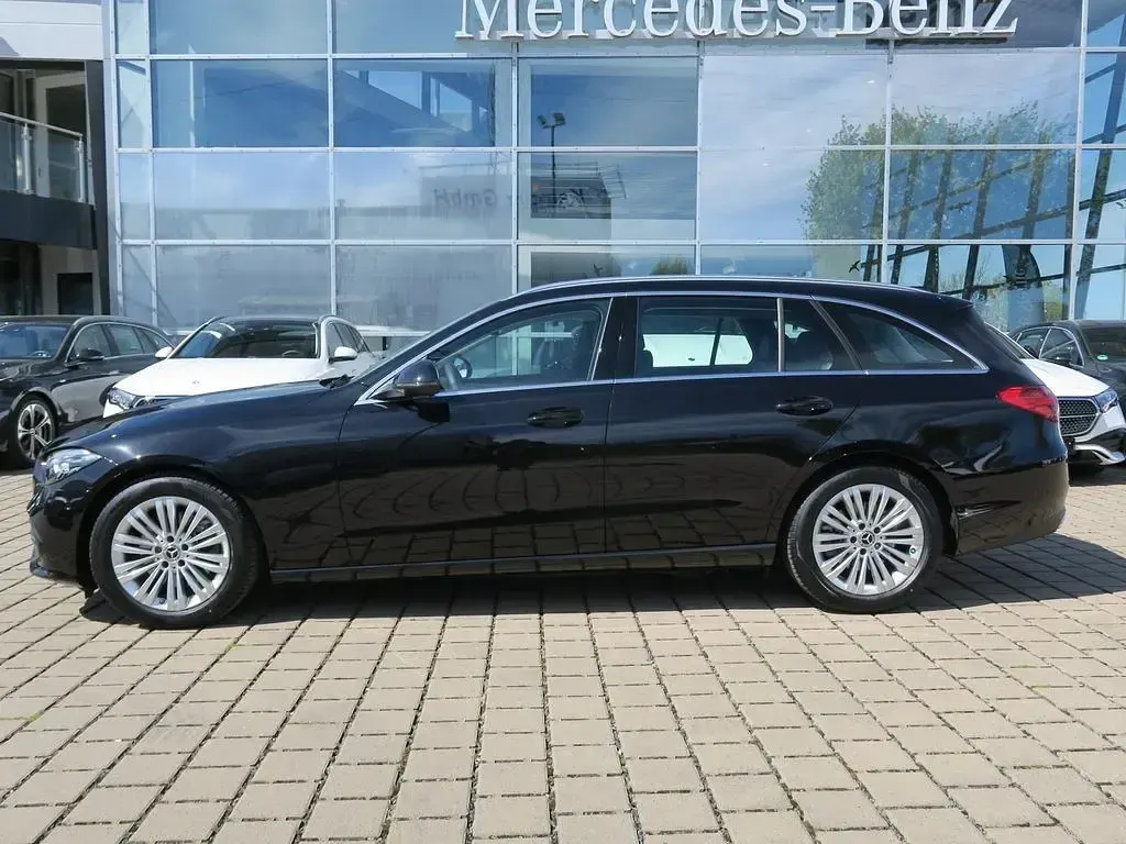 Gebraucht Mercedes C200 Avantgarde 204 PS (150 kW) 2025 Schwarz Limousine