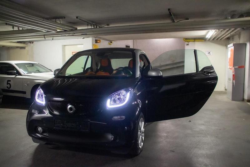 Schwarz Gebraucht 2014 Smart ForTwo Coupé Coupé | 6.000 € (Fairer Preis) - Bild 1/4