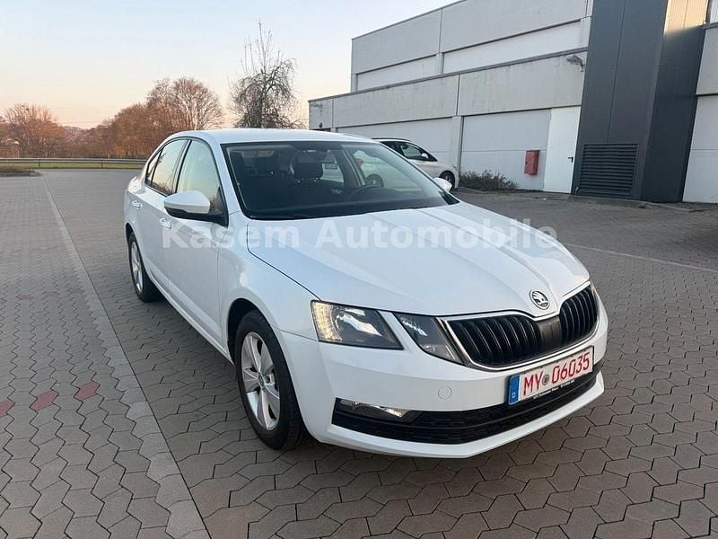 Gebraucht Skoda Octavia Ambition 116 PS (85 kW) 2019 Weiß Limousine