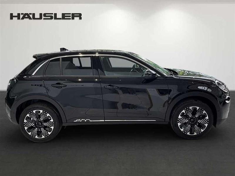 Neu Fiat 600 La Prima 145 PS (106 kW) 2026 Cinema schwarz SUV