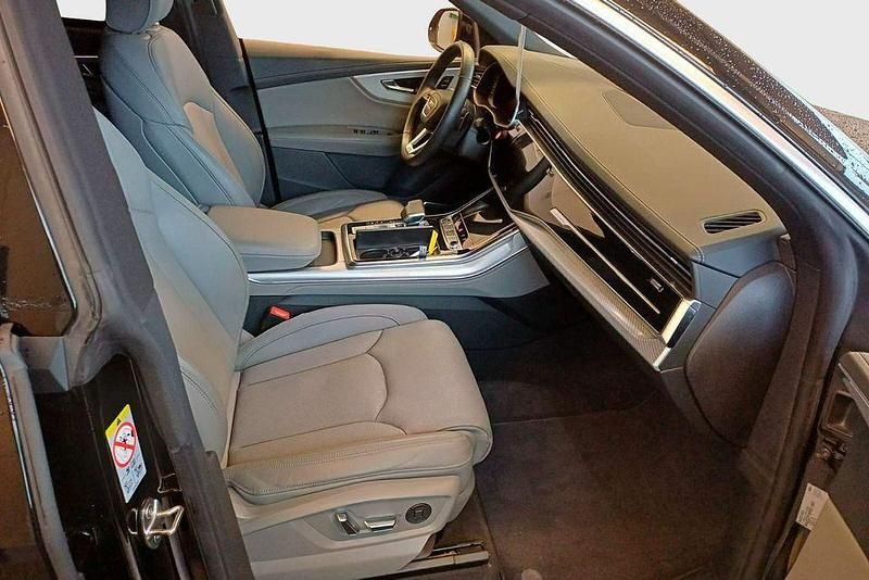 Gebraucht Audi Q8 Ambiente 286 PS (210 kW) 2022 Mythosschwarz metallic SUV
