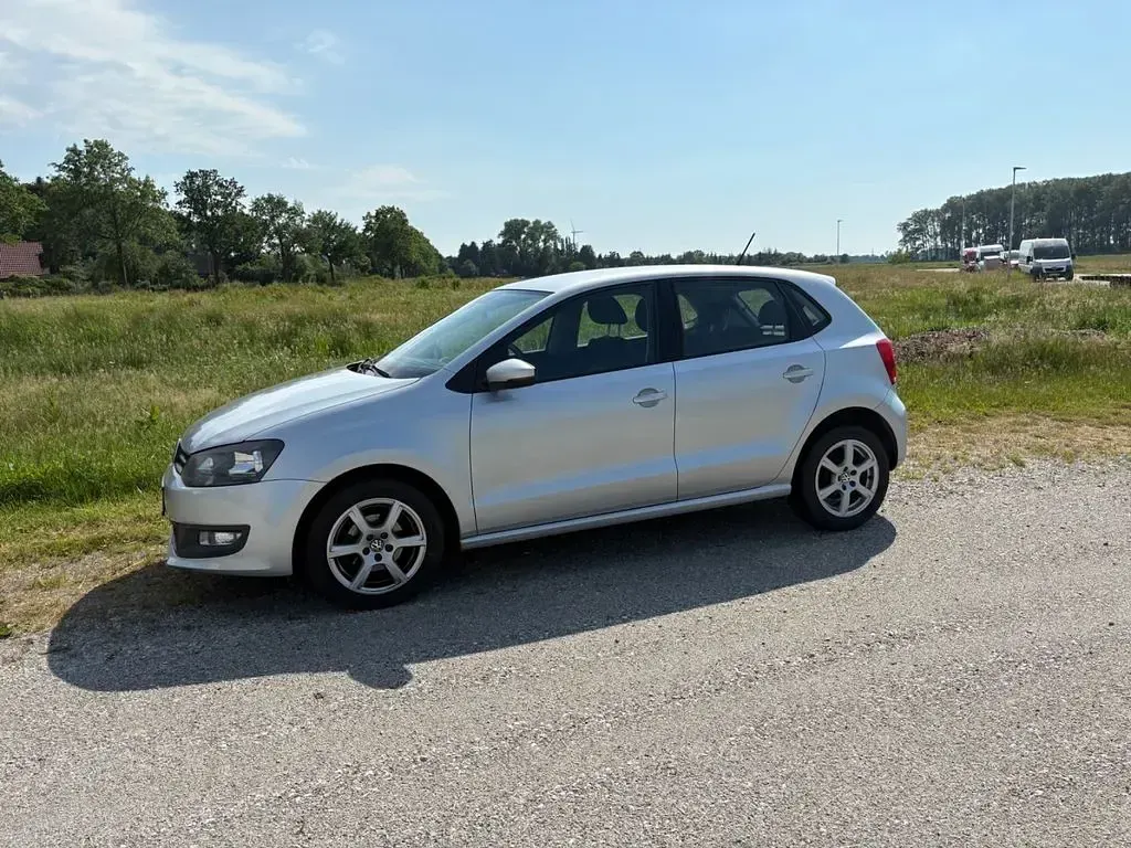 Gebraucht VW Polo Trendline 60 PS (44 kW) 2011 Grau Limousine