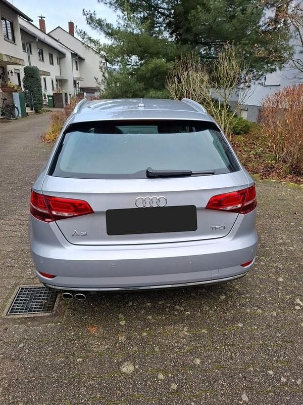 Gebraucht Audi A3 150 PS (110 kW) 2018 Silber Limousine