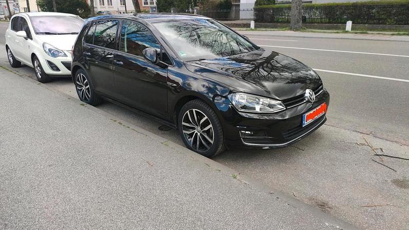 Schwarz Gebraucht 2015 VW Golf VII Limousine | 9.450 € (Fairer Preis) - Bild 1/4