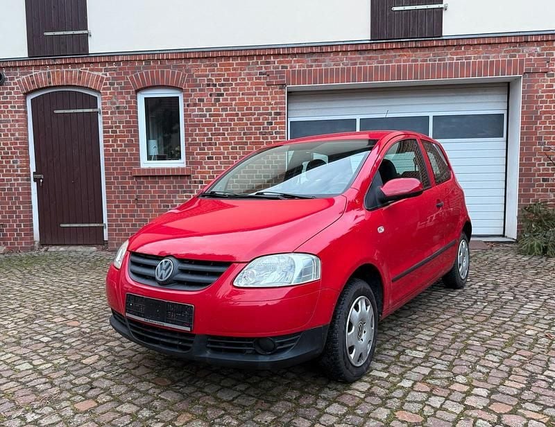 Gebraucht VW Fox 54 PS (39 kW) 2007 Rot Kleinwagen