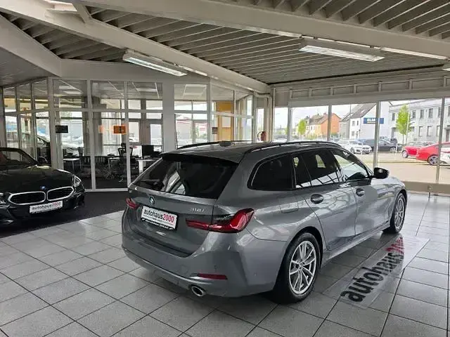 Gebraucht BMW 318 Shadowline 156 PS (114 kW) 2025 Grau Kombi