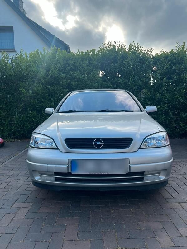 Silber Gebraucht 2001 Opel Astra Coupé | 1.800 € (Fairer Preis) - Bild 1/4