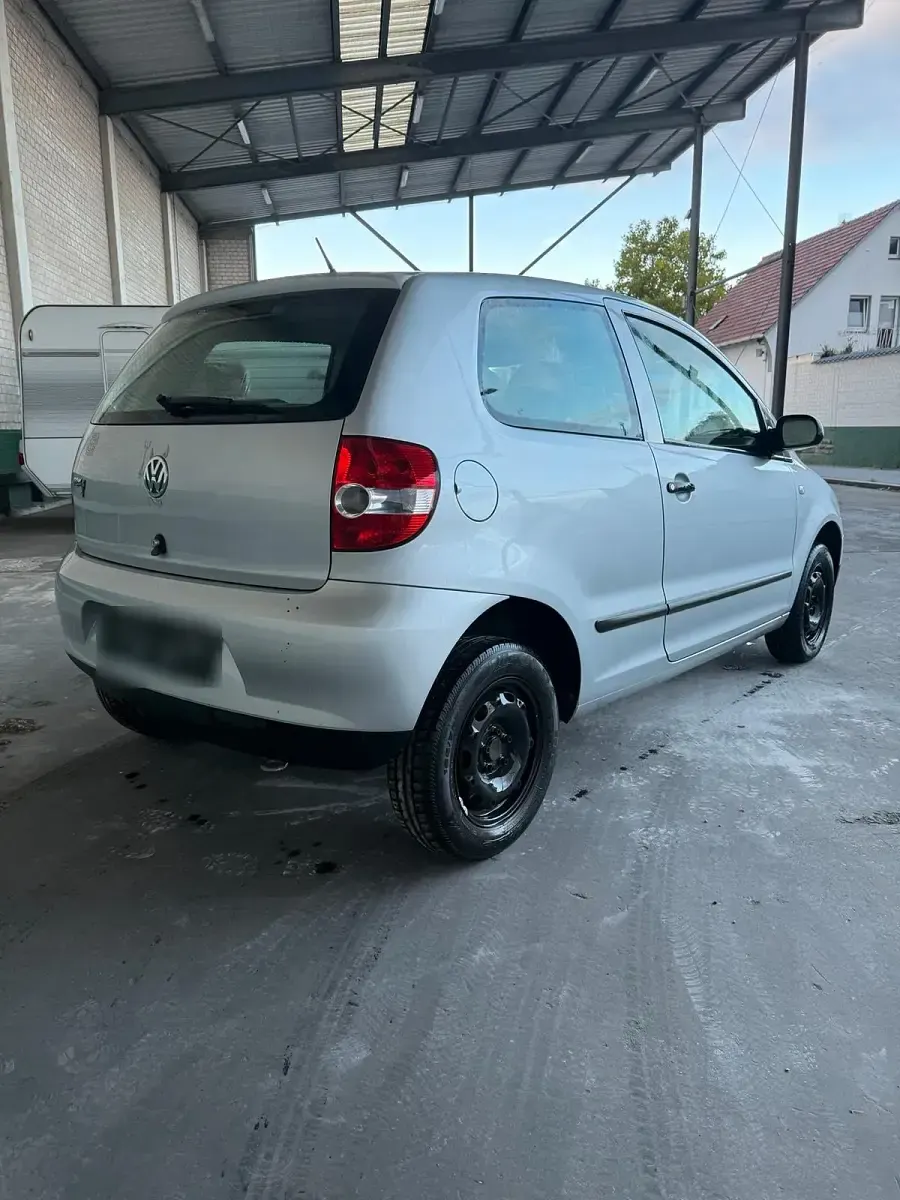 Gebraucht VW Fox 54 PS (39 kW) 2007 Silber Kleinwagen