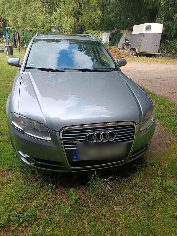Silber Gebraucht 2004 Audi A4 S-Line Kombi | 2.000 € - Bild 1/4