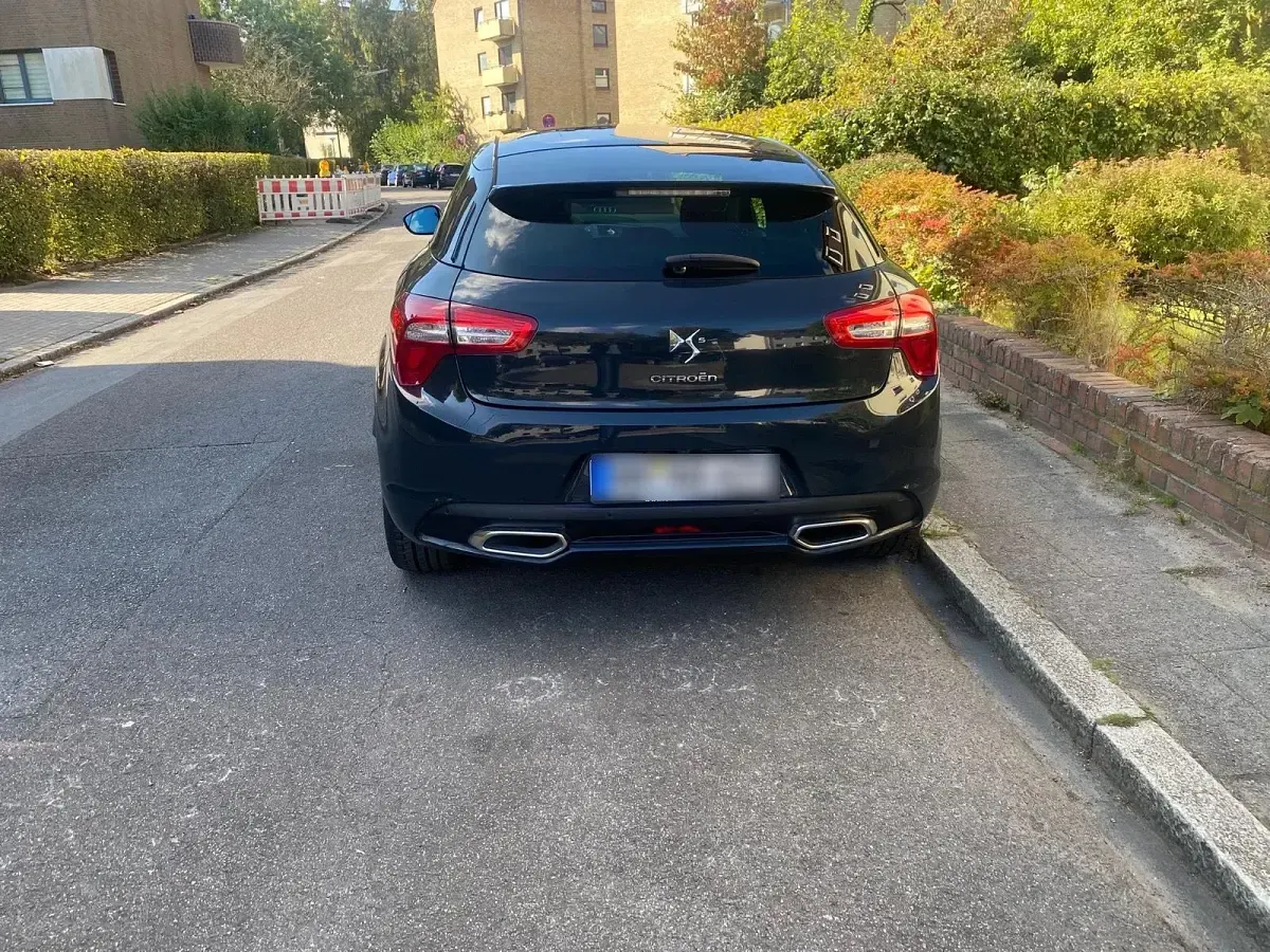 Gebraucht Citroën DS5 Chic 163 PS (119 kW) 2014 Schwarz Kleinwagen