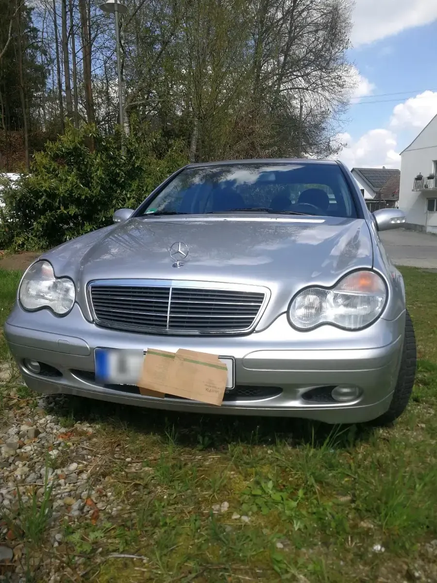 Gebraucht Mercedes C180 146 PS (107 kW) 2003 Silber Limousine