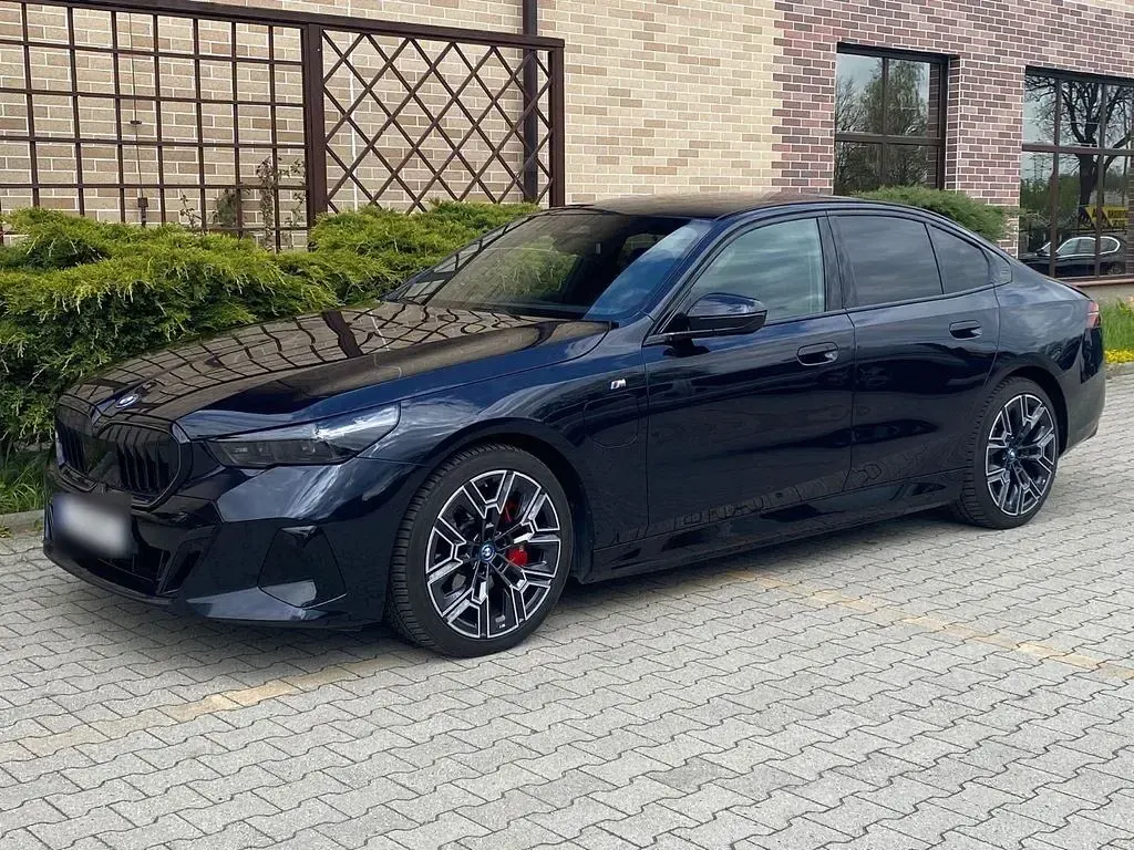Gebraucht BMW 550e Performance 489 PS (359 kW) 2024 Schwarz Limousine