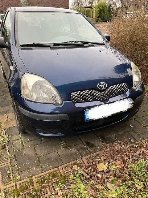 Blau Gebraucht 2003 Toyota Yaris Limousine | 1.500 € (Fairer Preis) - Bild 1/3