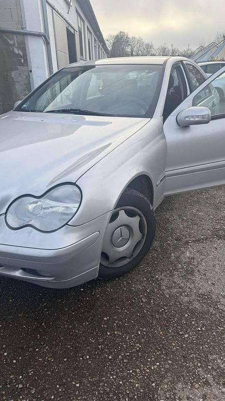 Gebraucht 2002 Mercedes C220 Classic Limousine | 2.450 € (Etwas zu teuer) - Bild 1/4
