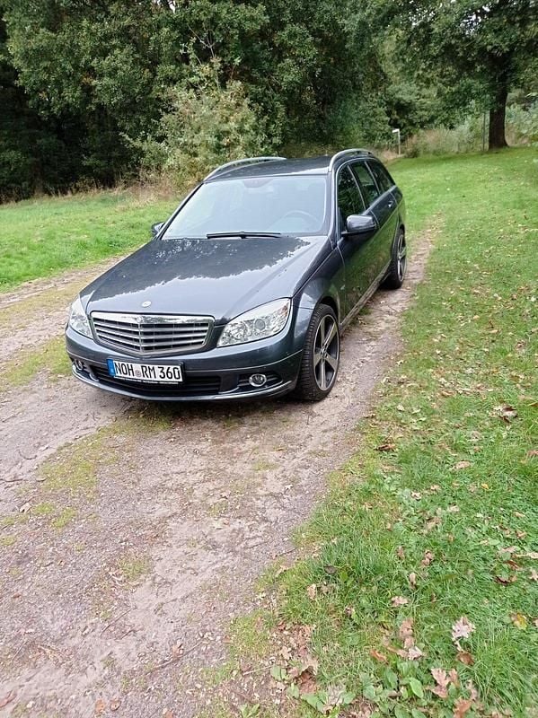Grau Gebraucht 2008 Mercedes 190 Limousine | 5.800 € (Fairer Preis) - Bild 1/4