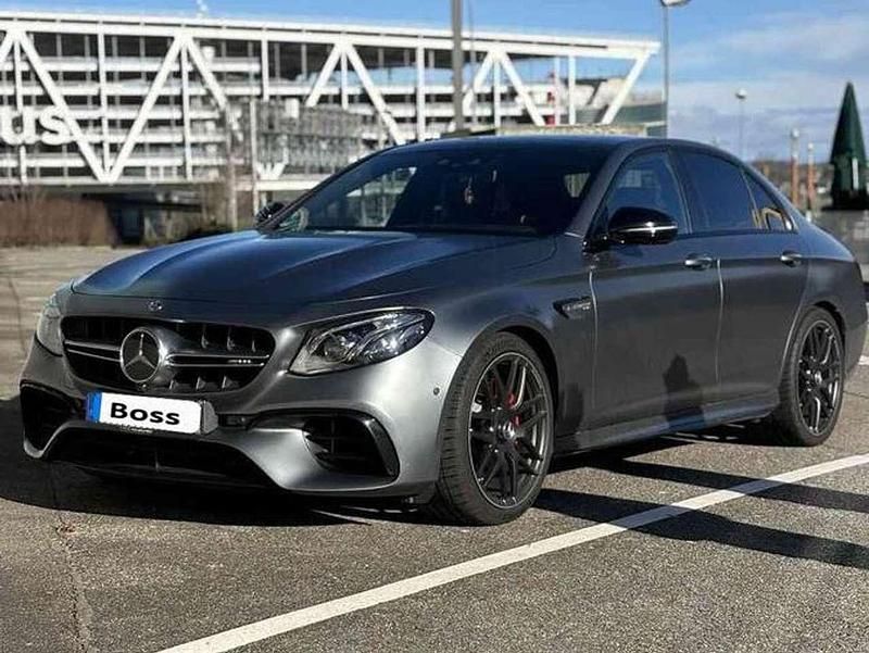 Grau Gebraucht 2018 Mercedes E63S AMG AMG Limousine | 70.000 € (Teuer) - Bild 1/4